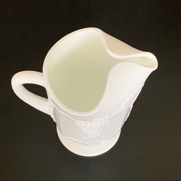 Colony Harvest Milk Glass 72oz. Ice Lip Pitcher - Picture 12 of 13